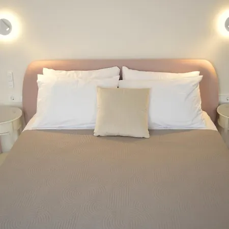 Animo Aesthetic At Guildford Str * Corfu (city)